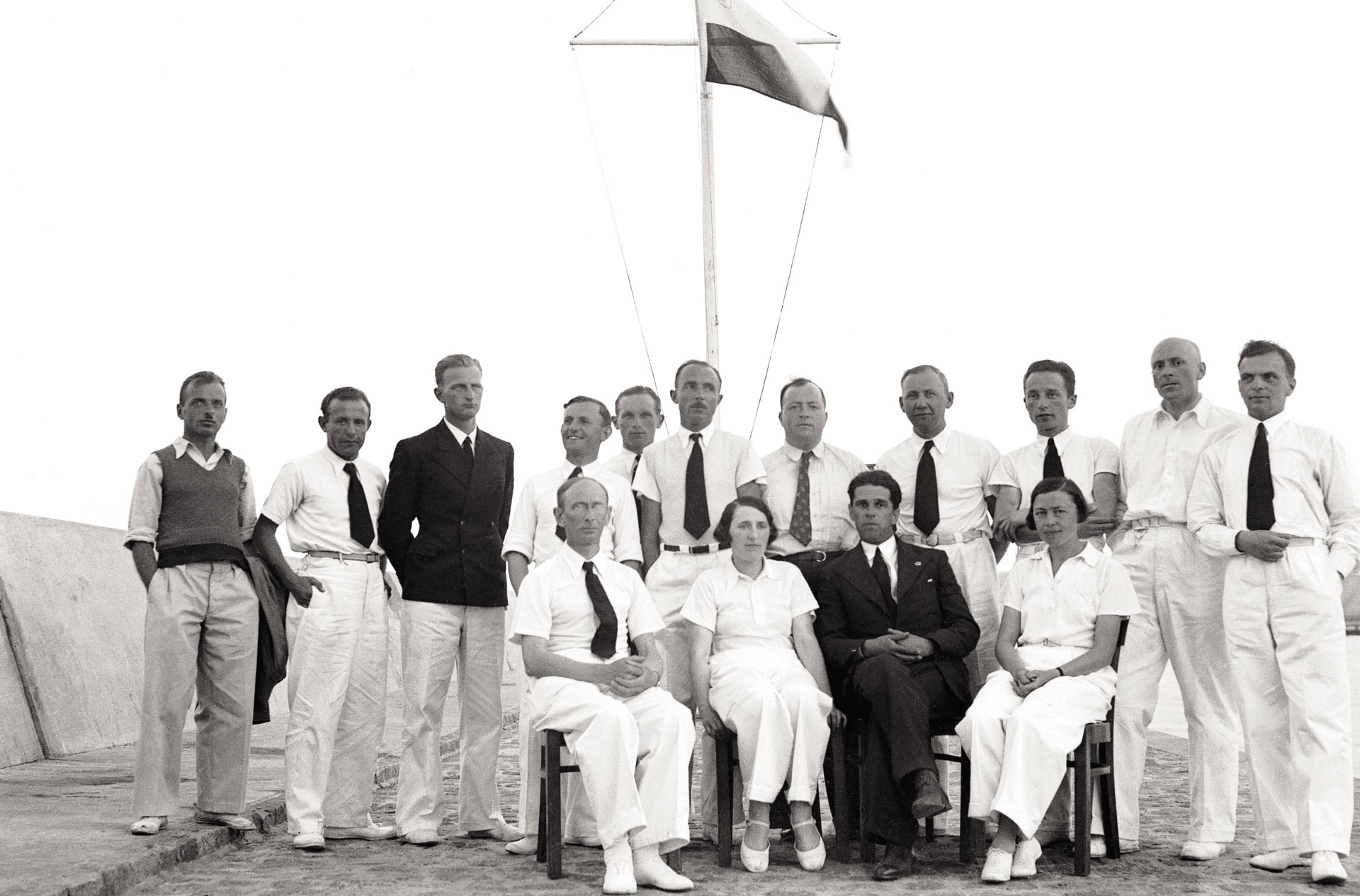Członkowie Klubu na terenie pierwszej siedziby, 1935 r.